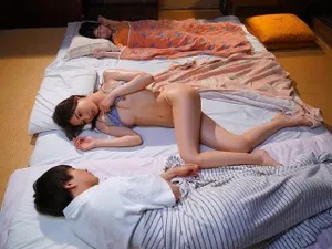 Nữ thần săn bắn ngoại trú "Tiểu Bảo Tông Tanhua" đã hẹn gặp một mỹ nhân ngoại trú xinh đẹp có thân hình hoàn hảo ~ cô sắp bị địt bay mất, háo hức được anh trai bắn vào bên trong...